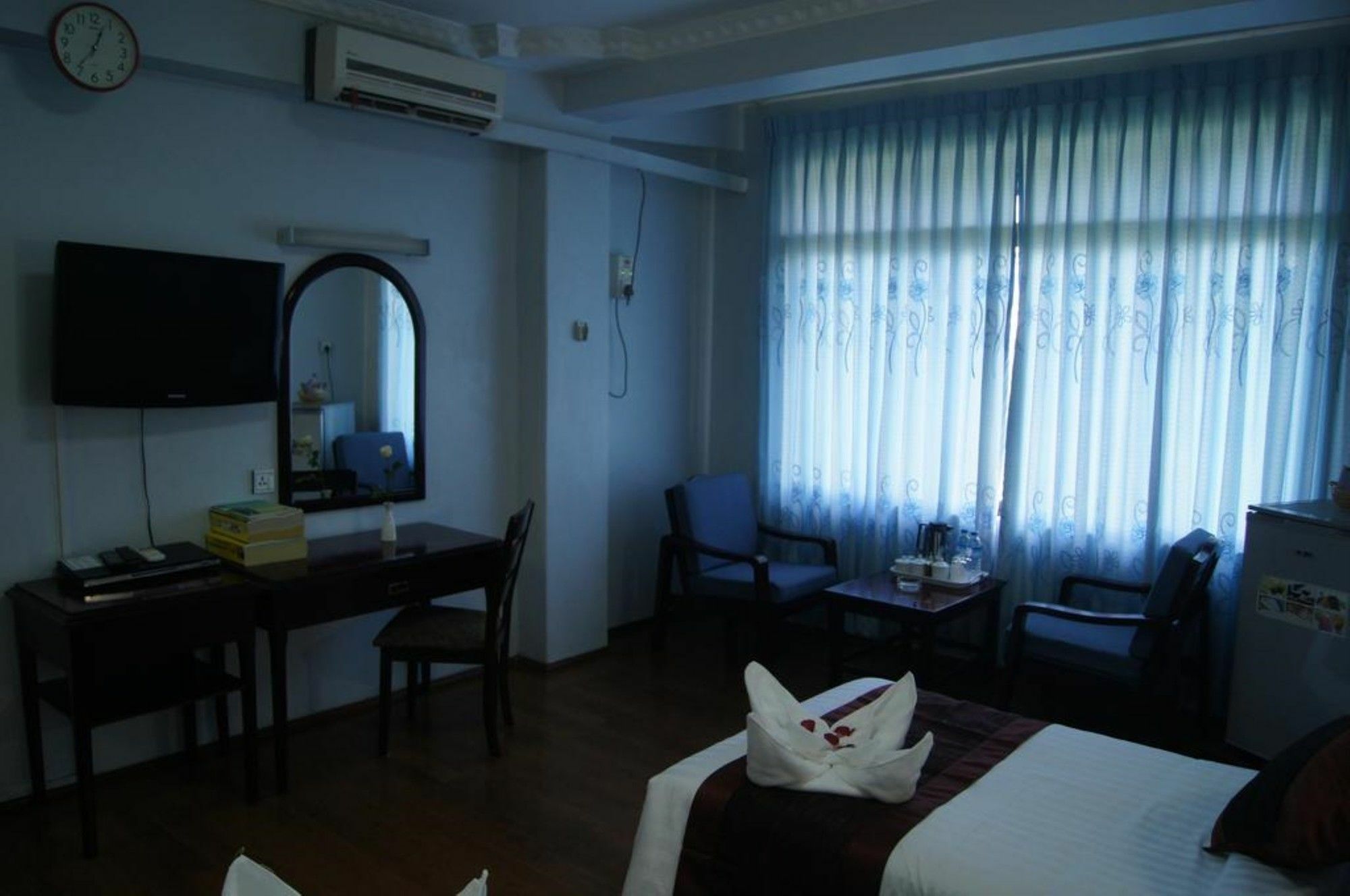 Summer Palace Hotel Yangon Exteriör bild